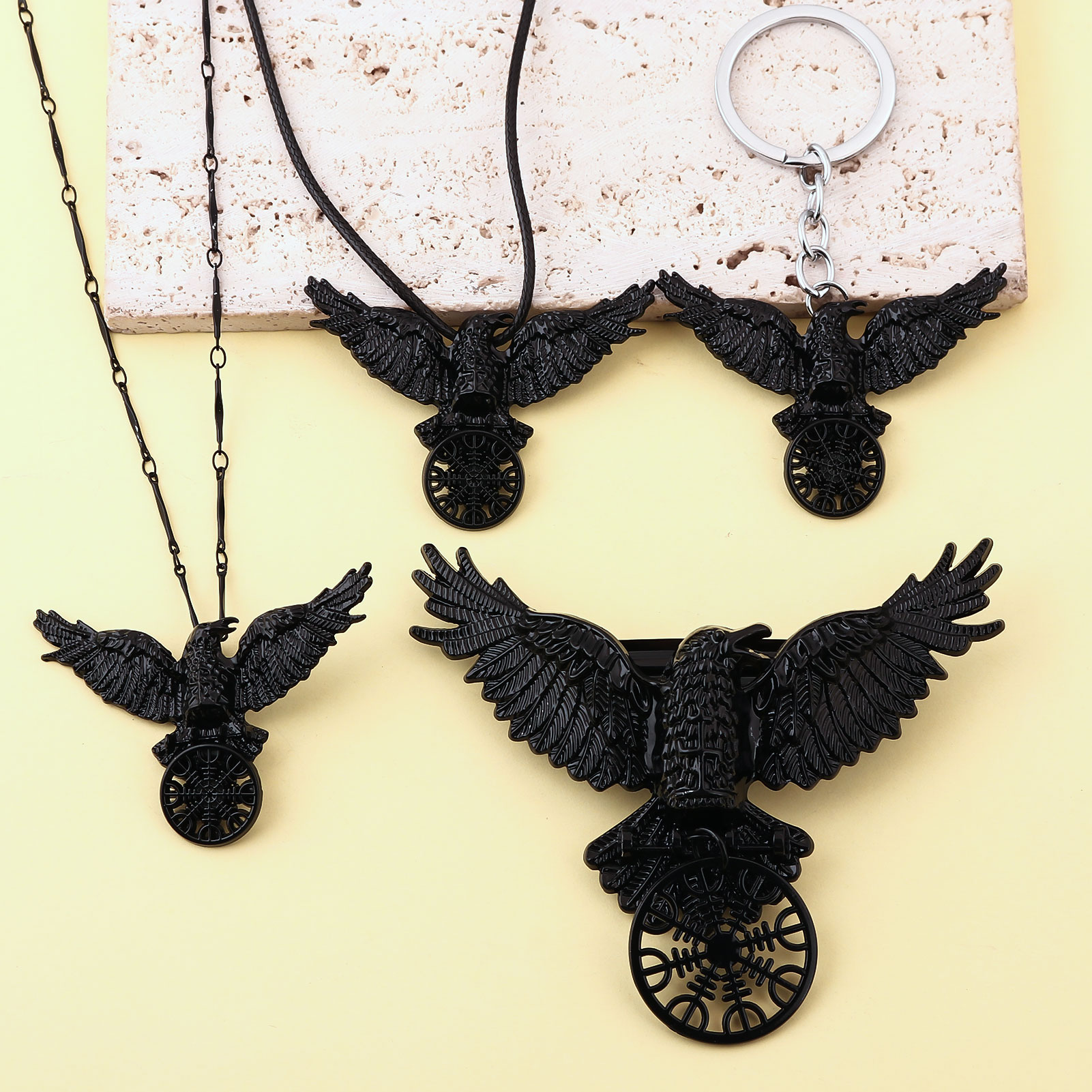 Vintage Viking Black Crow Neck - Compass Keychain Mini ulasan dan harga